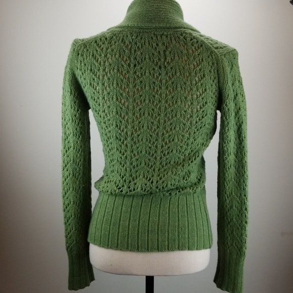 Old Navy Sweater. - Picture 4 of 7